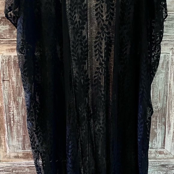 Black Lace Kimono with Fringe - Picture 2 of 3